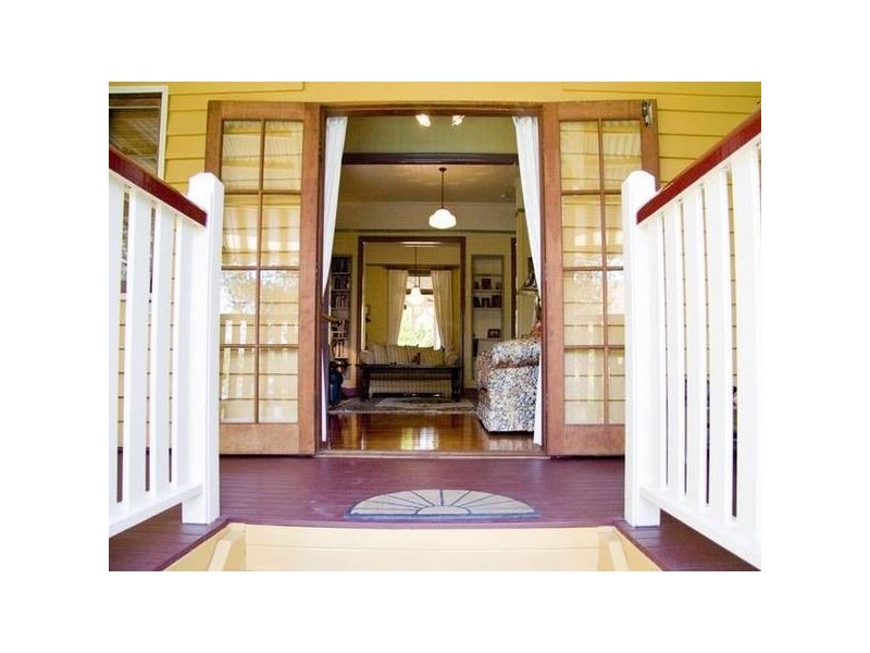 35 Foster Street, Newmarket QLD 4051