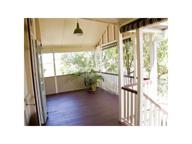 35 Foster Street, Newmarket QLD 4051