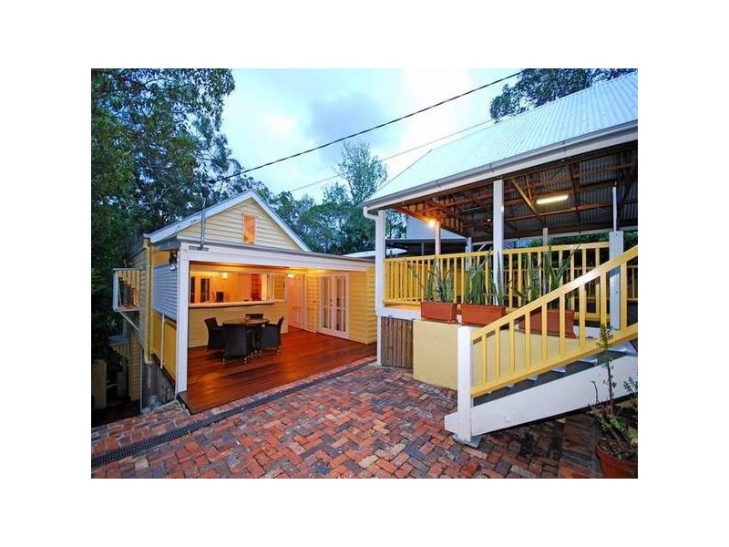 11 Colorado Avenue, Bardon QLD 4065