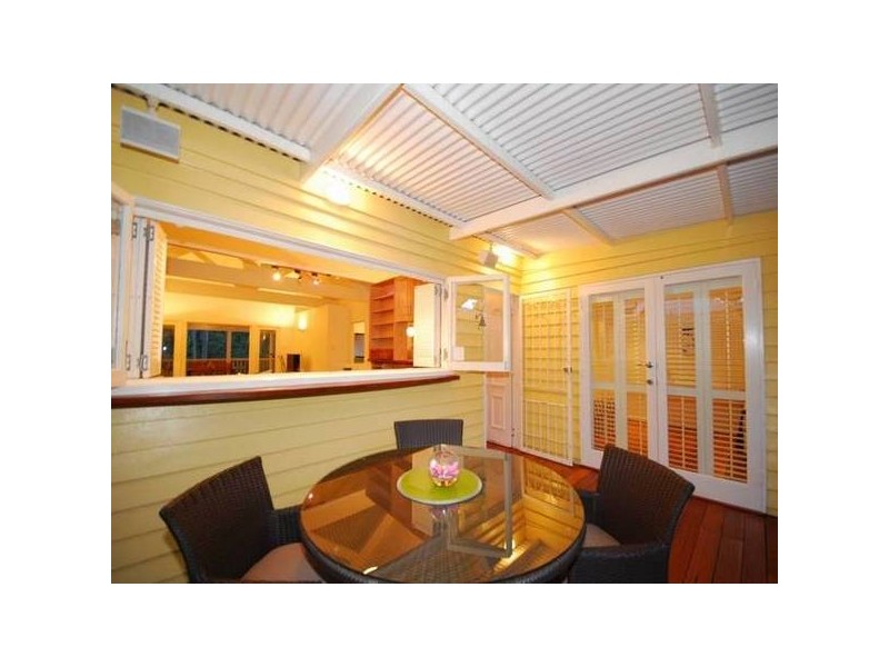 11 Colorado Avenue, Bardon QLD 4065