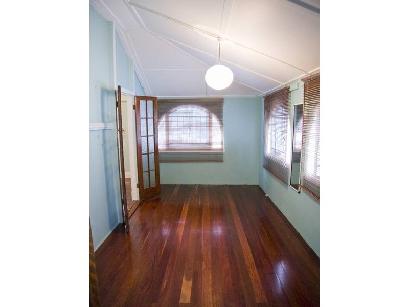 21 First Street, Camp Hill QLD 4152