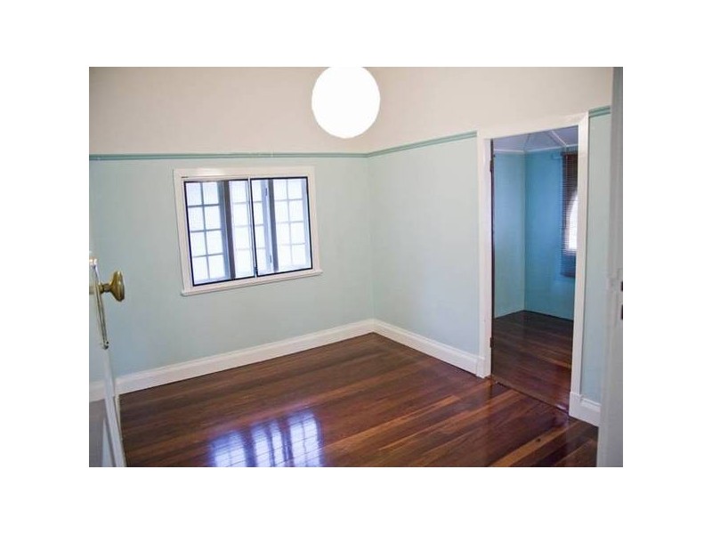 21 First Street, Camp Hill QLD 4152