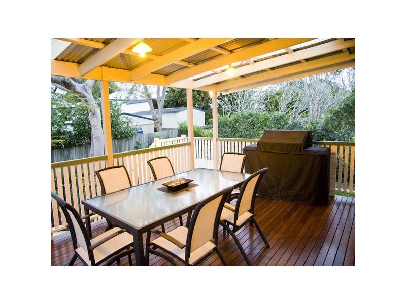 30 Toomba Ave, Ashgrove QLD 4060