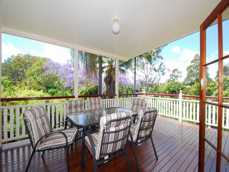 37 Dorrington Drive, Ashgrove QLD 4060