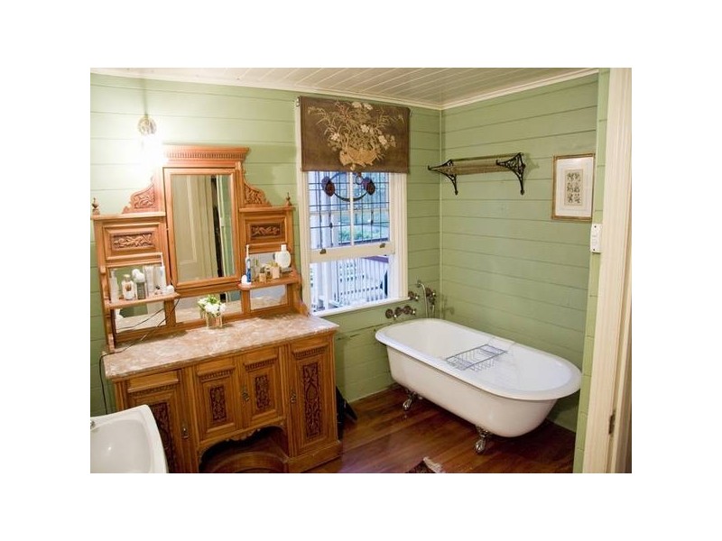 15 Moonya Street, Bardon QLD 4065