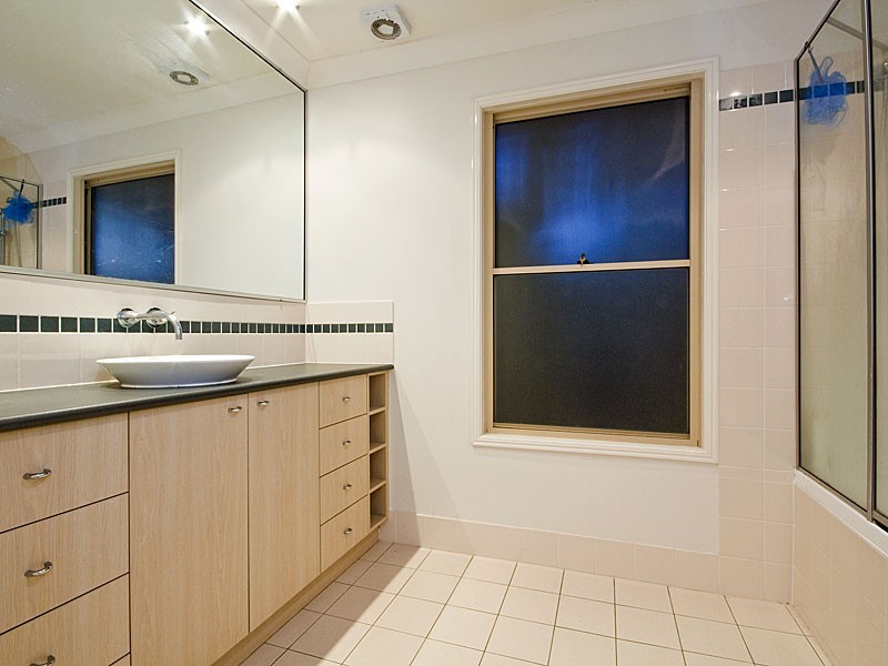 16 Fullerton Street, Red Hill QLD 4059