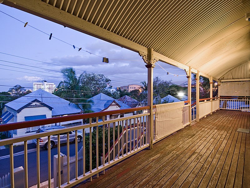 16 Fullerton Street, Red Hill QLD 4059