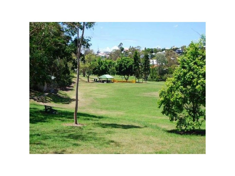 242 Boundary Road, Bardon QLD 4065