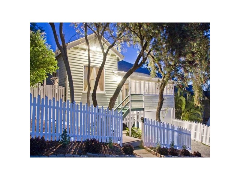 28 Lucy Street, Milton QLD 4064