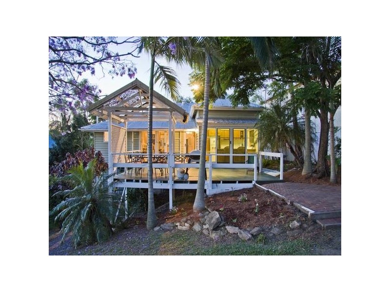 28 Lucy Street, Milton QLD 4064