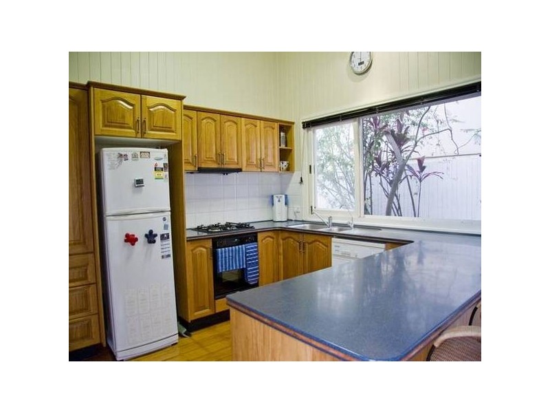 28 Lucy Street, Milton QLD 4064