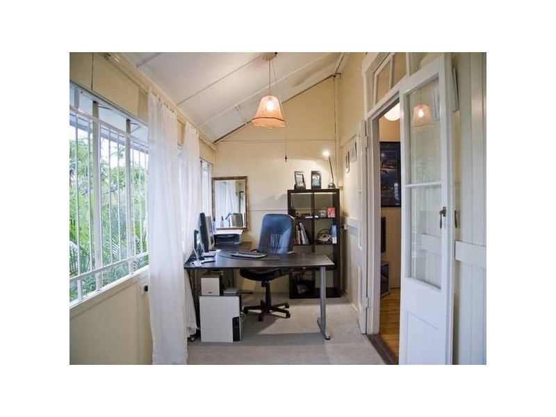 28 Lucy Street, Milton QLD 4064