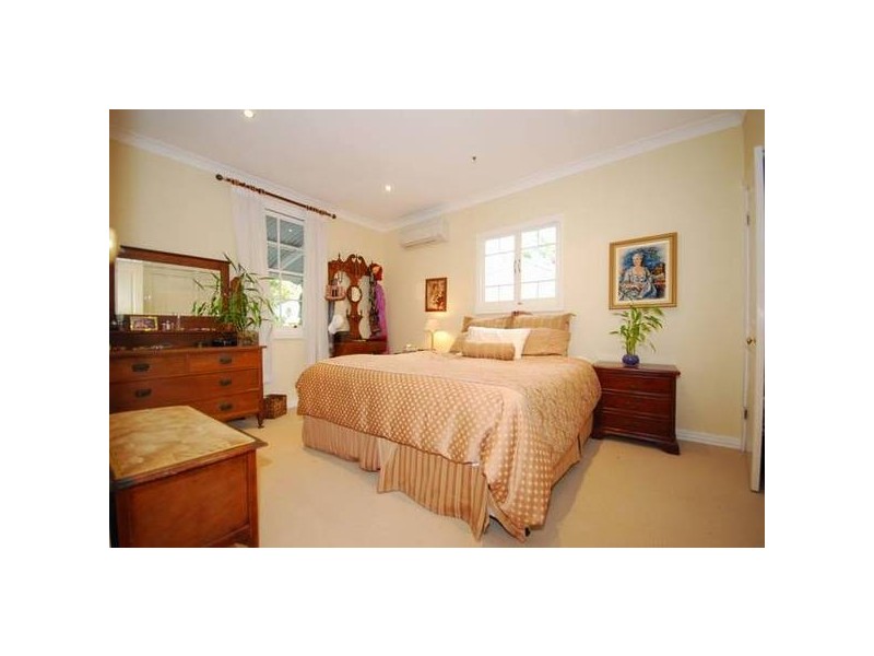 12 Ella Street, Red Hill QLD 4059
