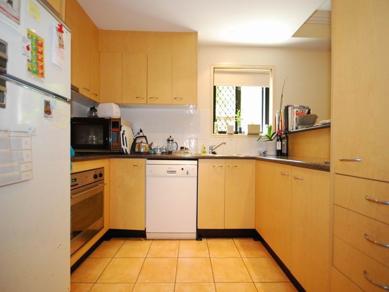 1/28 Bayliss Street, Toowong QLD 4066