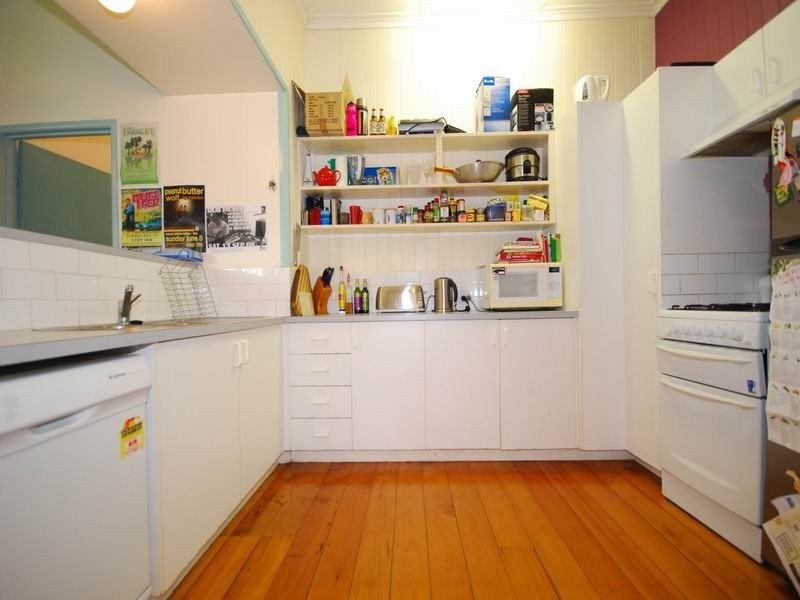 4 Gray Street, Red Hill QLD 4059