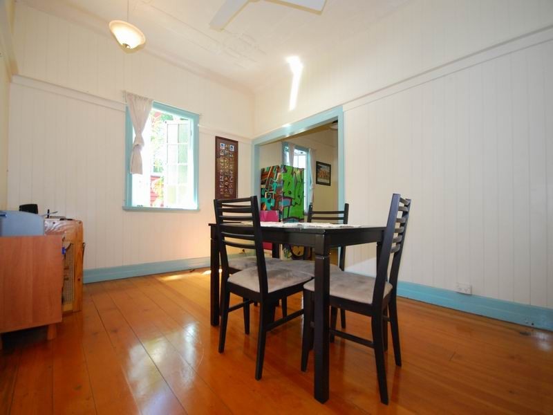 4 Gray Street, Red Hill QLD 4059