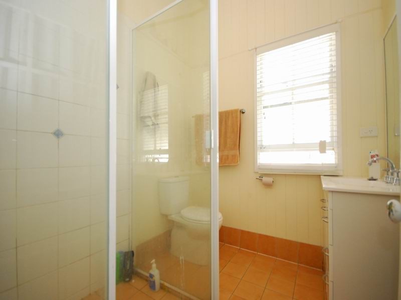 4 Gray Street, Red Hill QLD 4059