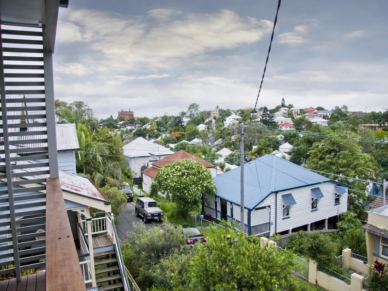 8 Rusden Street, Kelvin Grove QLD 4059