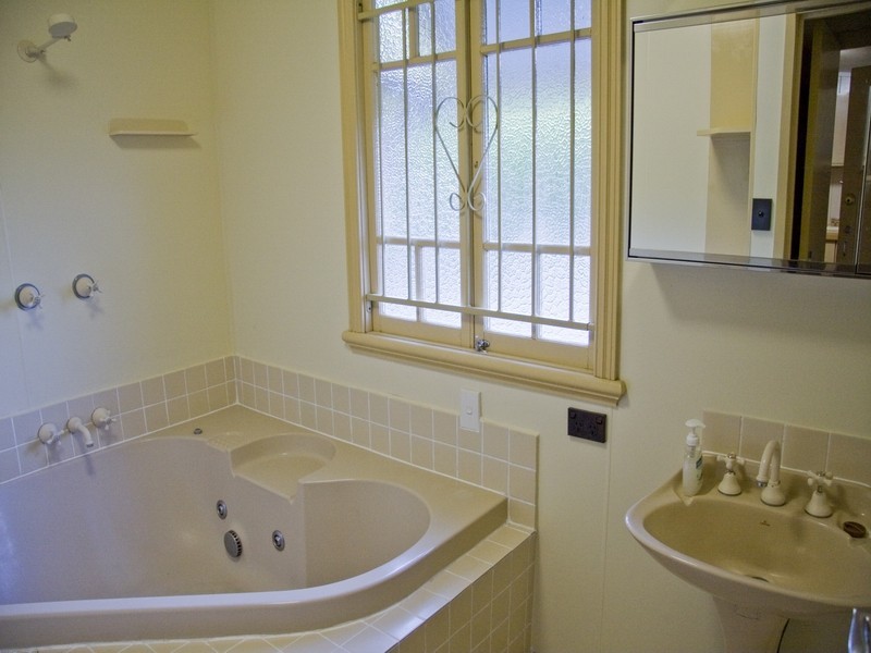 36 Warburton Street, Bardon QLD 4065