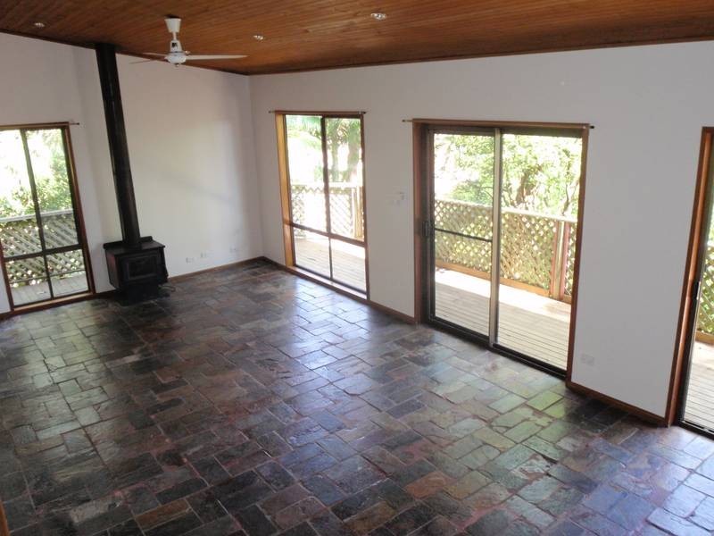 48 Yugari Crescent, Daleys Point NSW 2257