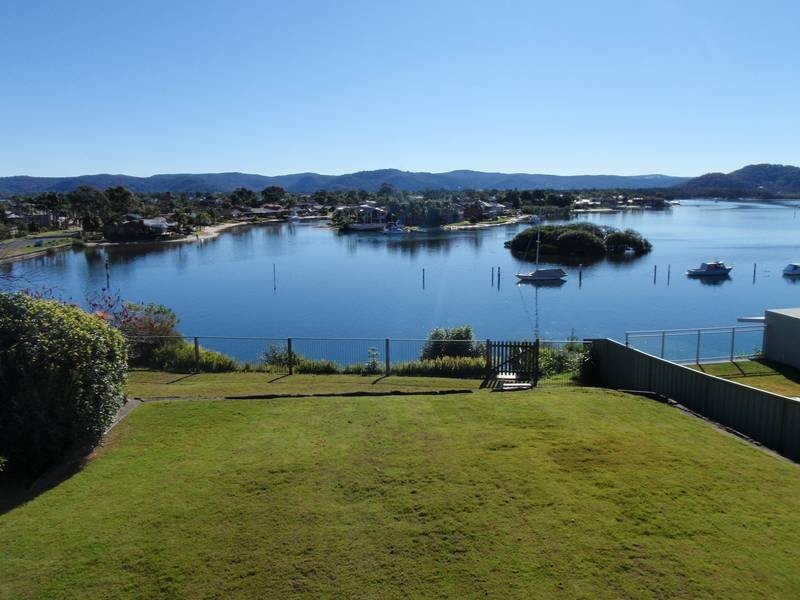 9 Empire Bay Dr, Daleys Point NSW 2257