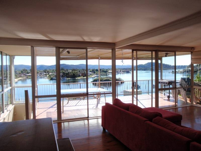 9 Empire Bay Dr, Daleys Point NSW 2257