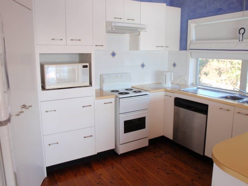 9 Empire Bay Dr, Daleys Point NSW 2257