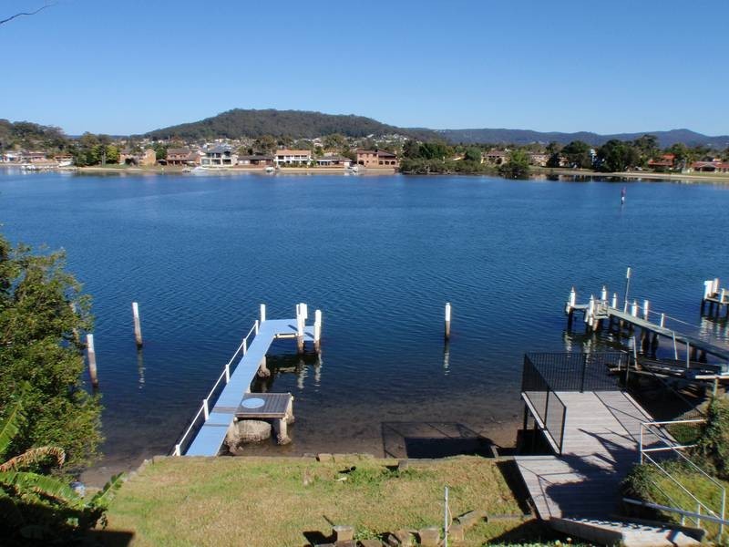 93 Empire Bay Dr, Daleys Point NSW 2257