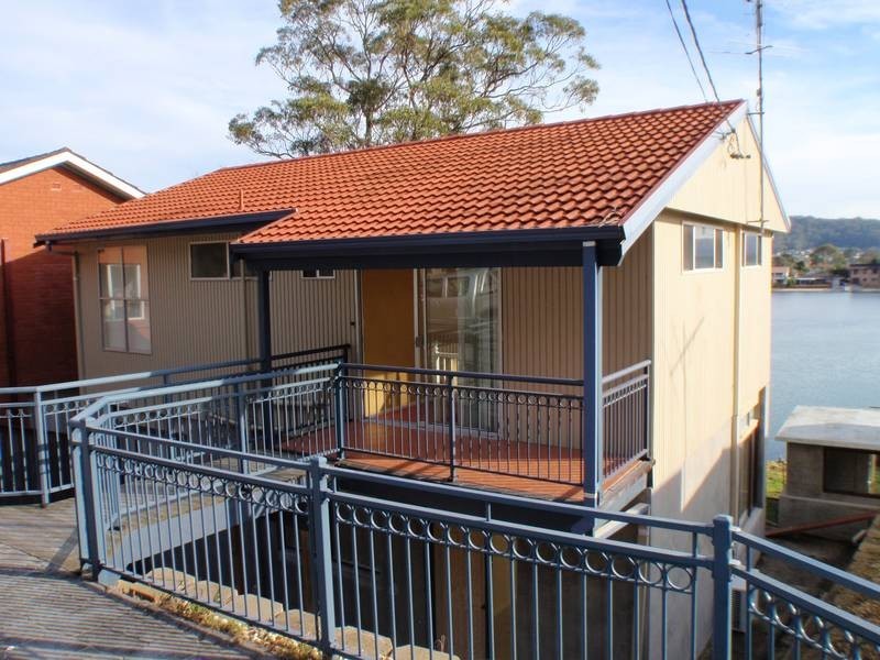 93 Empire Bay Dr, Daleys Point NSW 2257