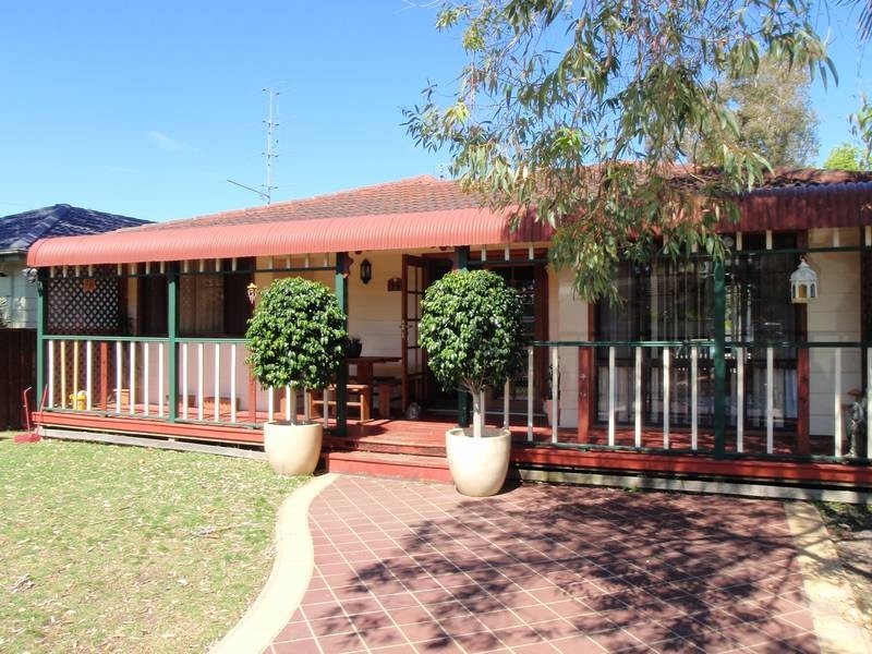 54 Mackenzie Ave, Woy Woy NSW 2256