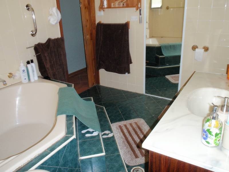 54 Mackenzie Ave, Woy Woy NSW 2256