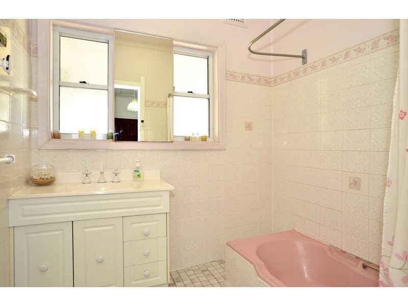 17 Beach St, Ettalong Beach NSW 2257