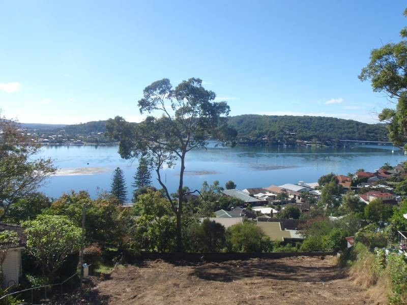 33 Bayview Cres, Blackwall NSW 2256