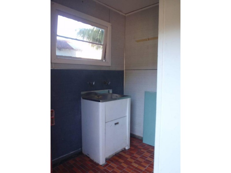 18 Picnic Parade, Ettalong Beach NSW 2257