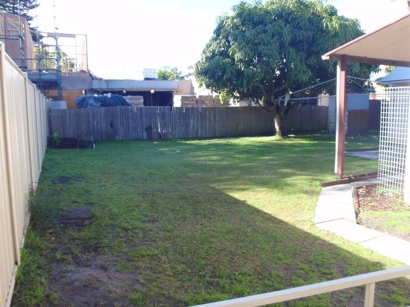 18 Picnic Parade, Ettalong Beach NSW 2257
