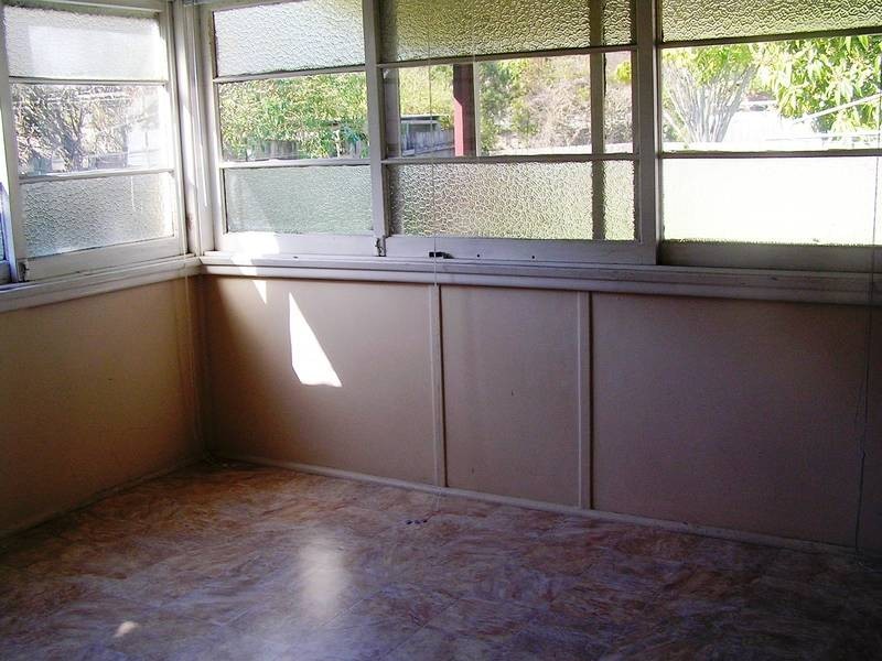 18 Picnic Parade, Ettalong Beach NSW 2257