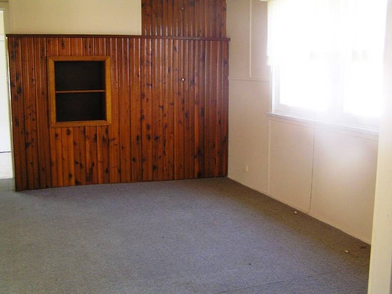 18 Picnic Parade, Ettalong Beach NSW 2257