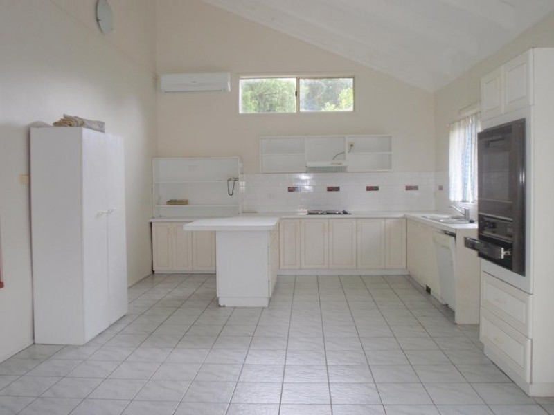 135 Greenhaven Drive, Umina Beach NSW 2257