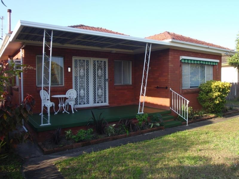 3 Azalea Ave, Woy Woy NSW 2256