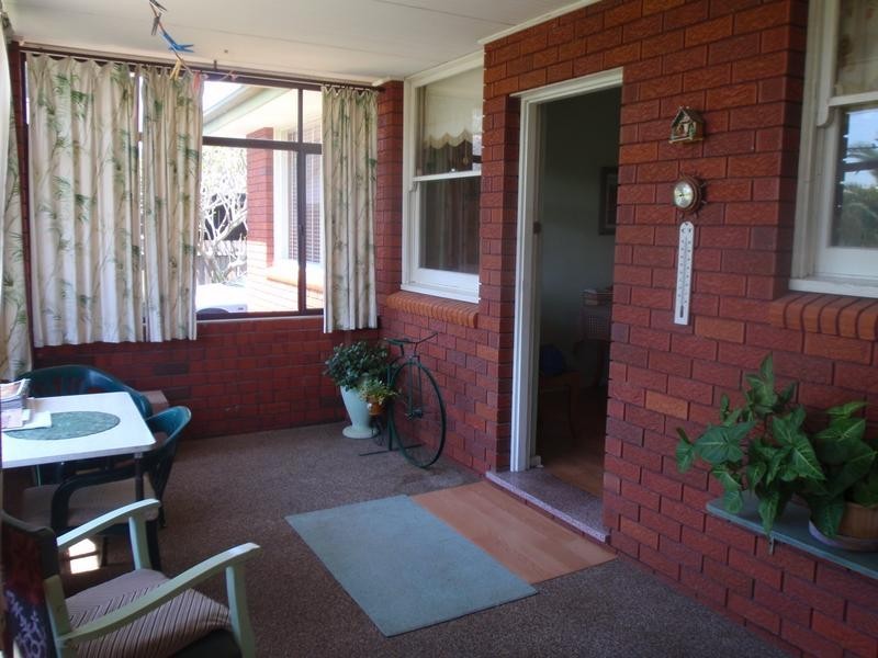 7 Azalea Ave, Woy Woy NSW 2256