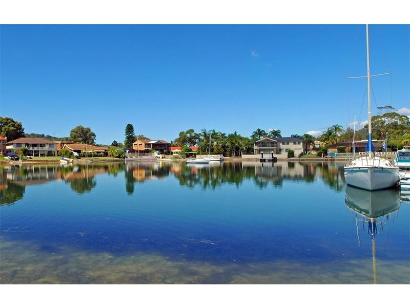 4 Mooring Place, St Huberts Island NSW 2257