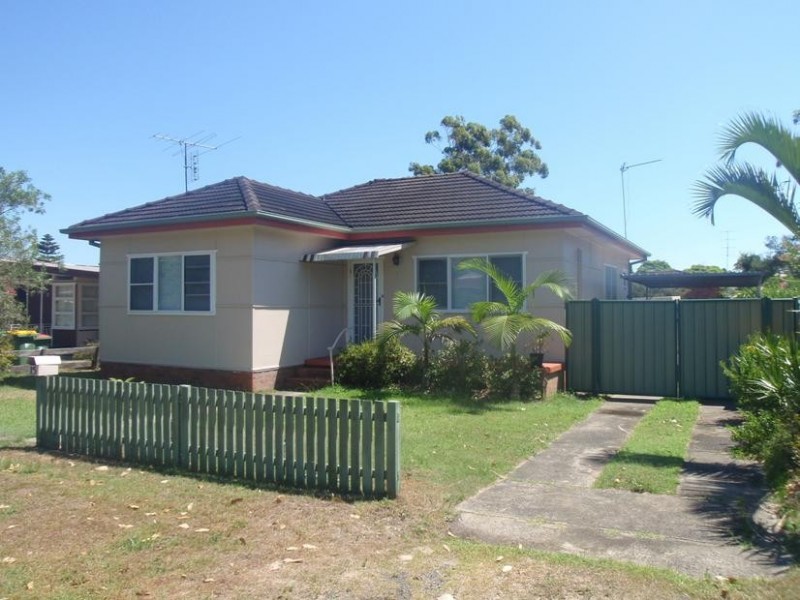 15 Gwendolen Ave, Umina Beach NSW 2257