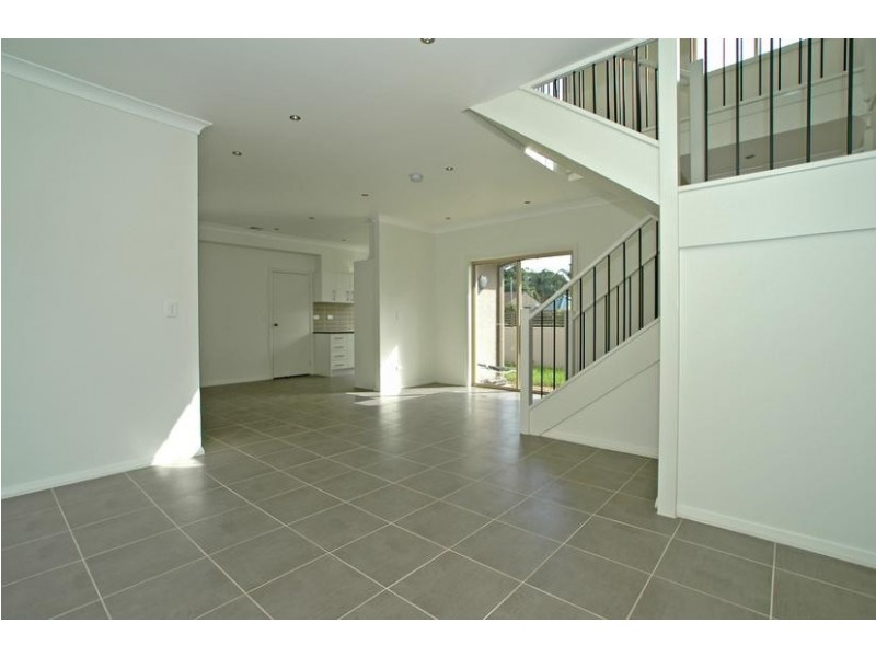 3/8 Warrigal St, Blackwall NSW 2256