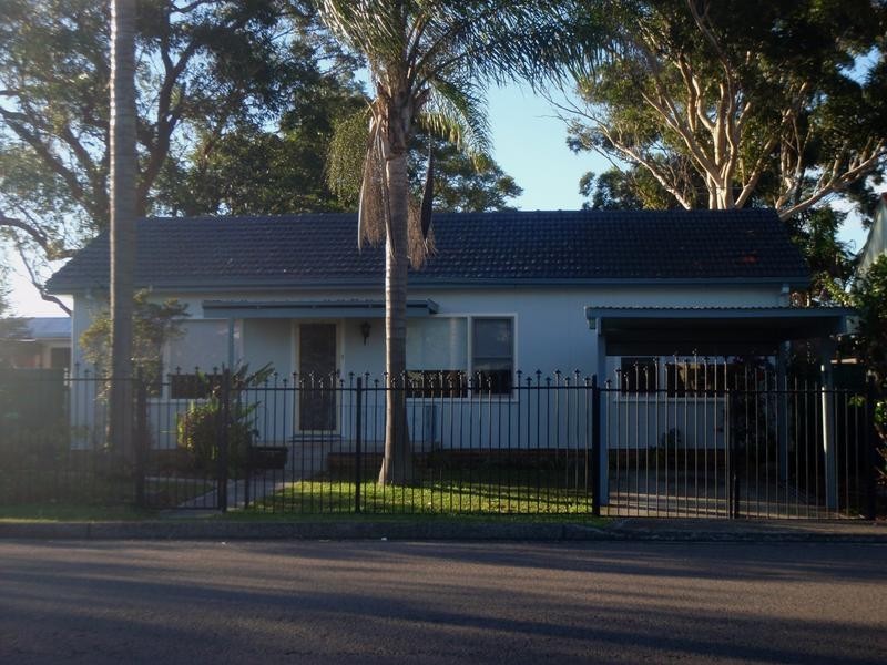 105 Bourke Rd, Umina Beach NSW 2257