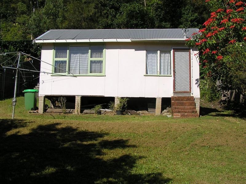 9 Bayview Cres, Blackwall NSW 2256