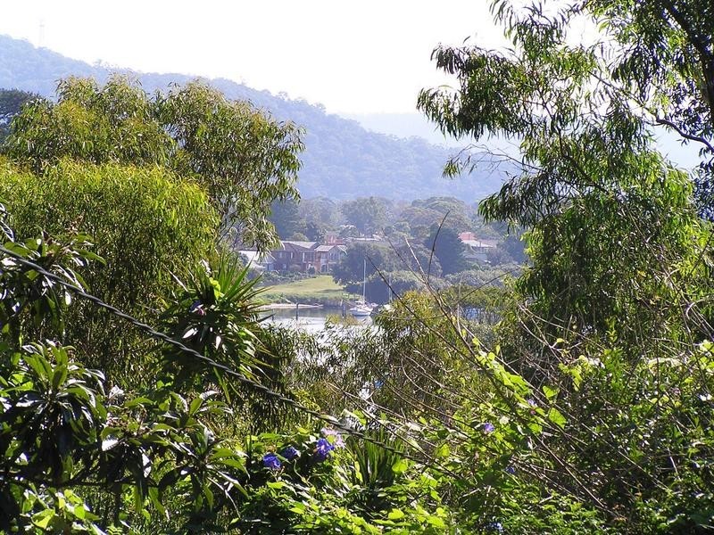 9 Bayview Cres, Blackwall NSW 2256