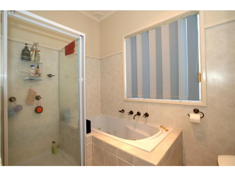 142a Bourke Rd, Umina Beach NSW 2257