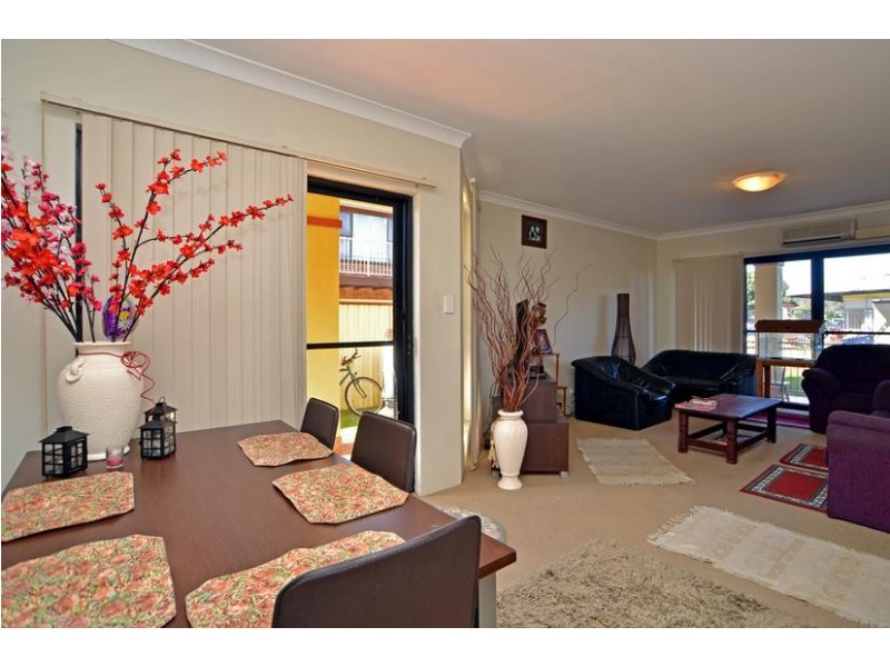 1/161 Ocean View Rd, Ettalong Beach NSW 2257