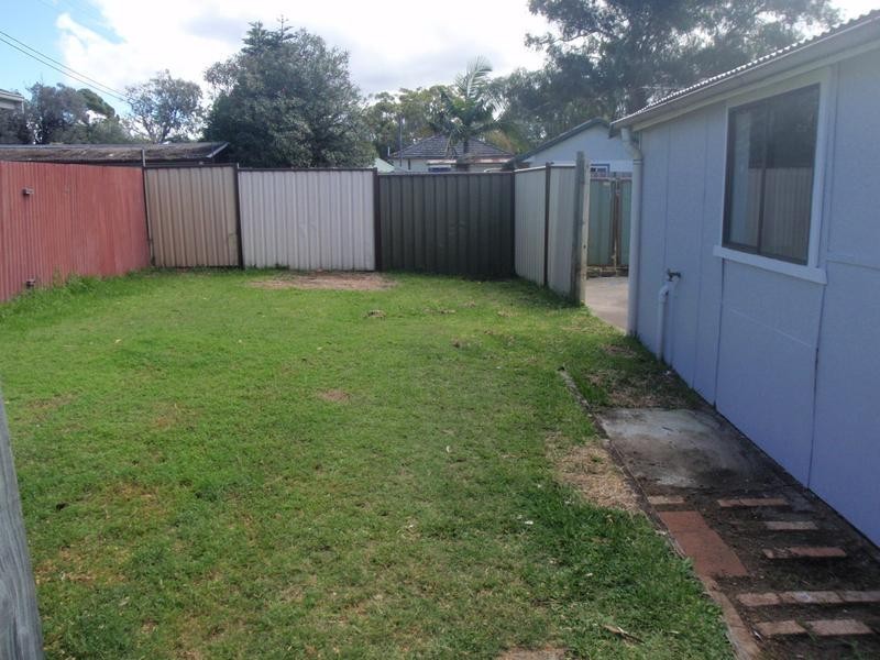 39 Barrenjoey Rd, Ettalong Beach NSW 2257