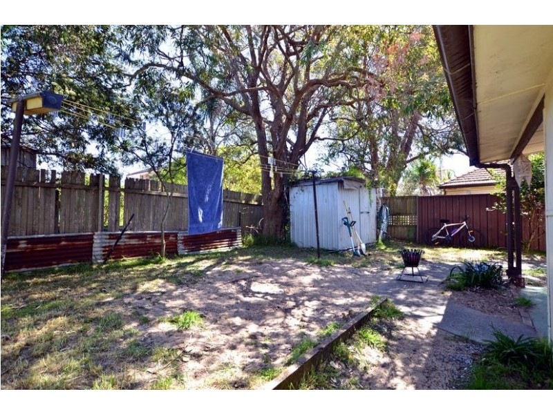 8 Priestman Ave, Umina Beach NSW 2257